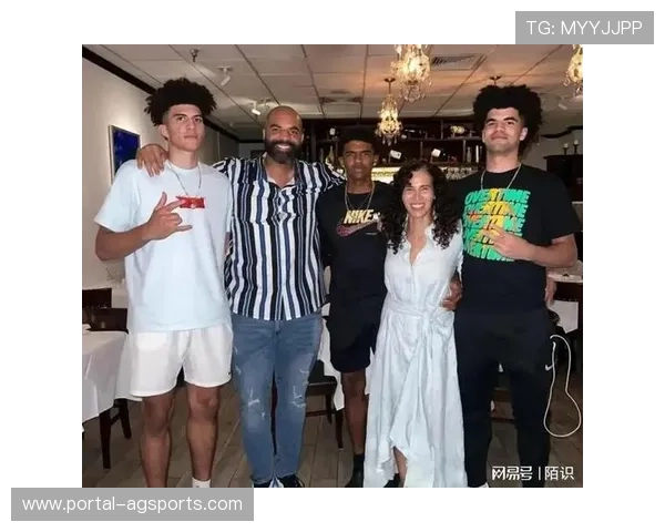 杜克大学新人卡梅伦·布泽尔被寄予厚望,携篮球名门之后光环启航